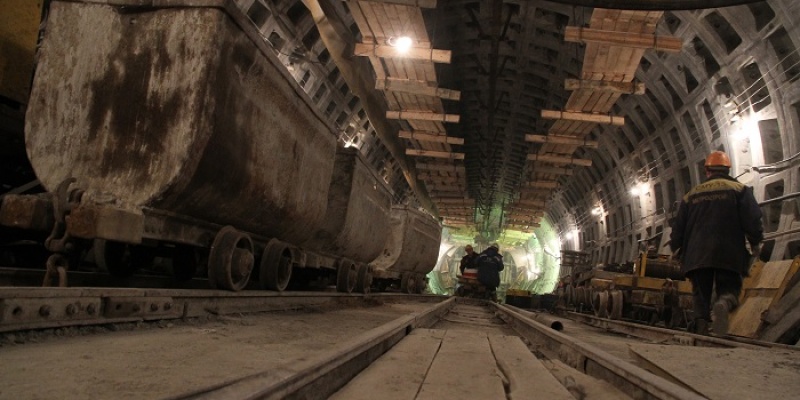 Петербургские чиновники пока не знают, где «полуготовая» коричневая линия метро будет соединяться с красной