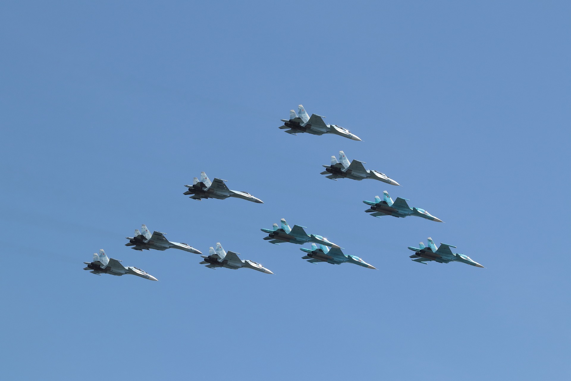В День победы 9 мая в России пройдут авиапарады и салюты
