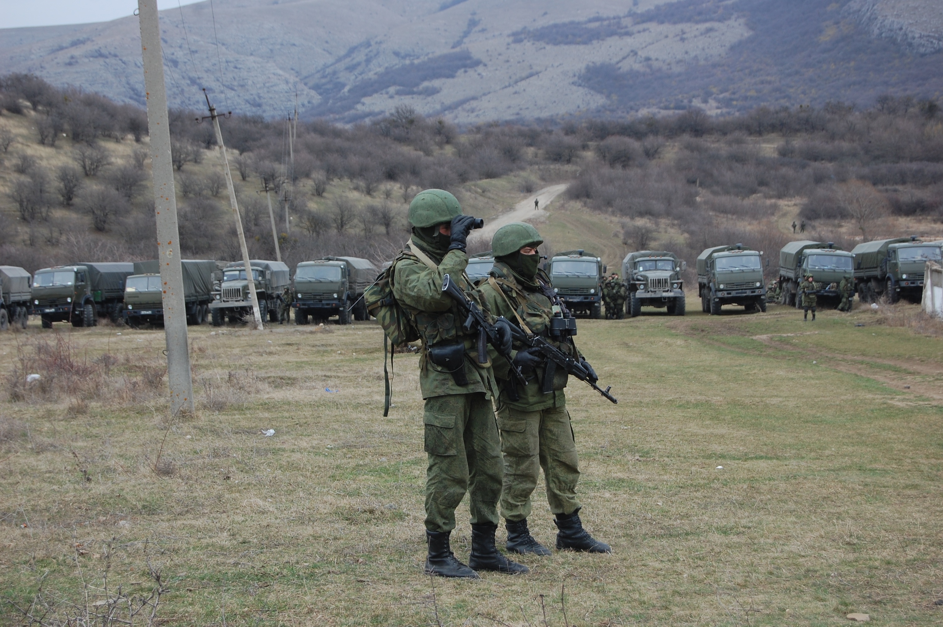 Военнослужащие ЗВО получили цифровые радиостанции «Азарт»