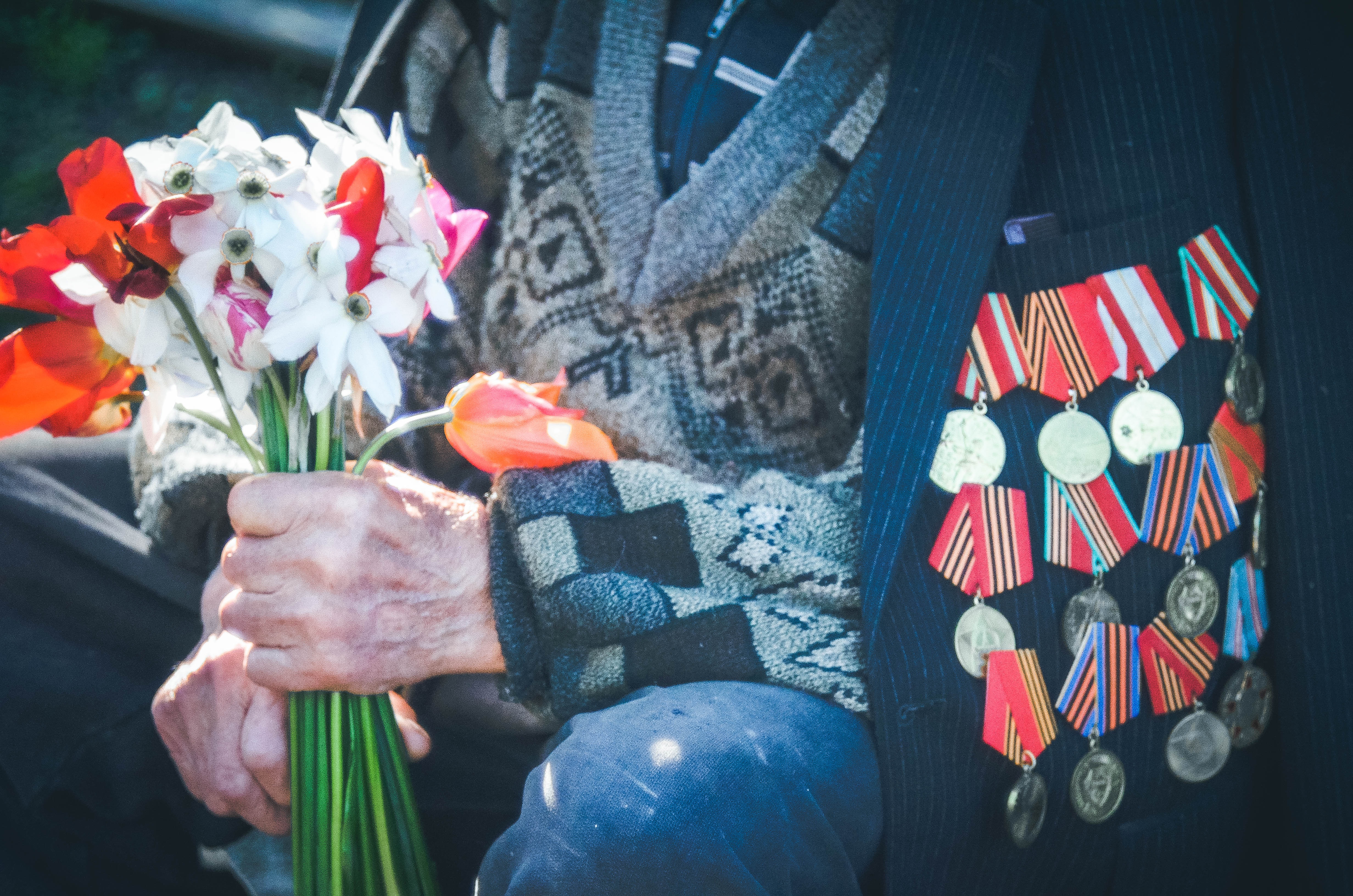 Командование ЦВО вручило ветеранам ВОВ памятные медали