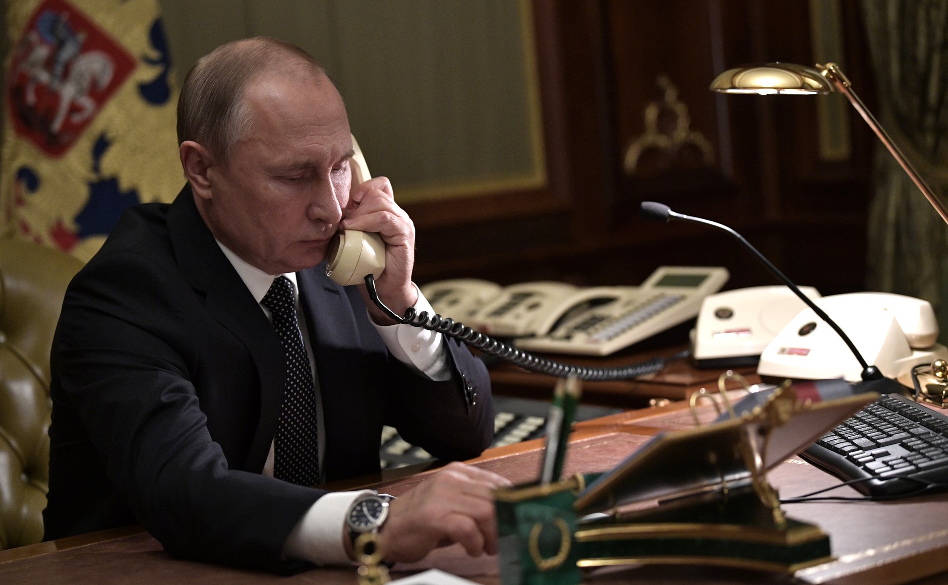 Путин провел телефонный разговор с лидерами США и Саудовской Аравии