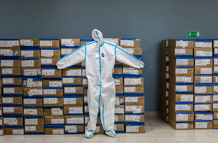 Медики Приморья получат дополнительно более 6 тысяч защитных костюмов