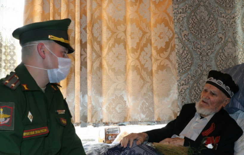 В Таджикистане российские военнослужащие принимают участие в акции «Почта Победы»