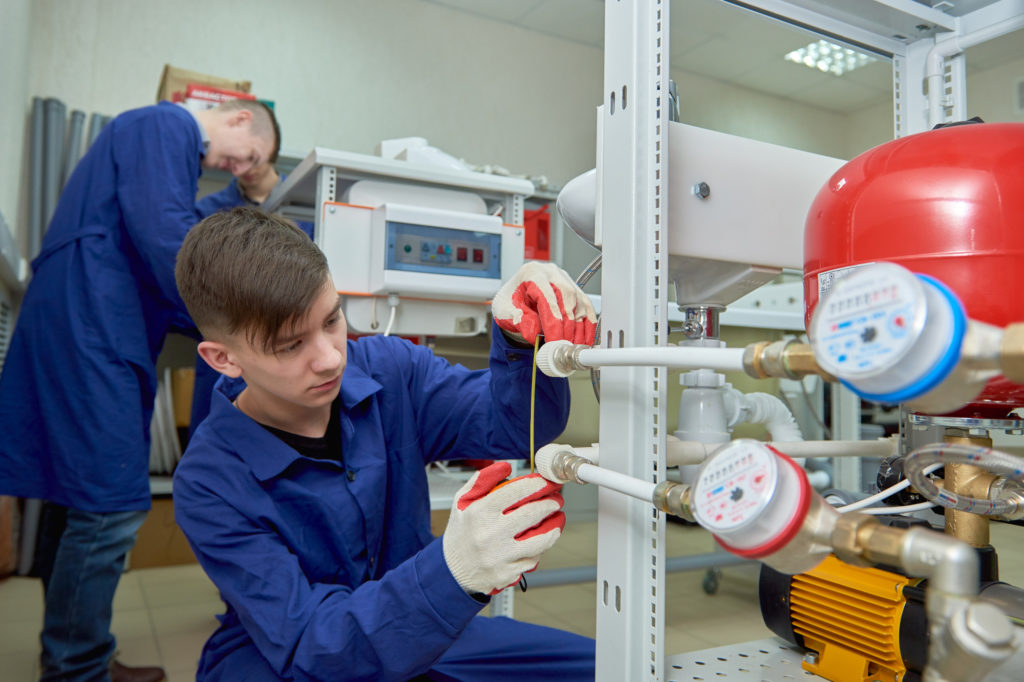 Минпросвещения утвердило особенности приёма в колледжи и техникумы в 2020/21 учебном году