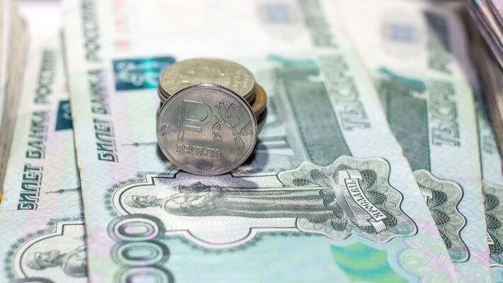 В правительстве рассматривают новые выплаты россиянам в  размере 10 тысяч рублей