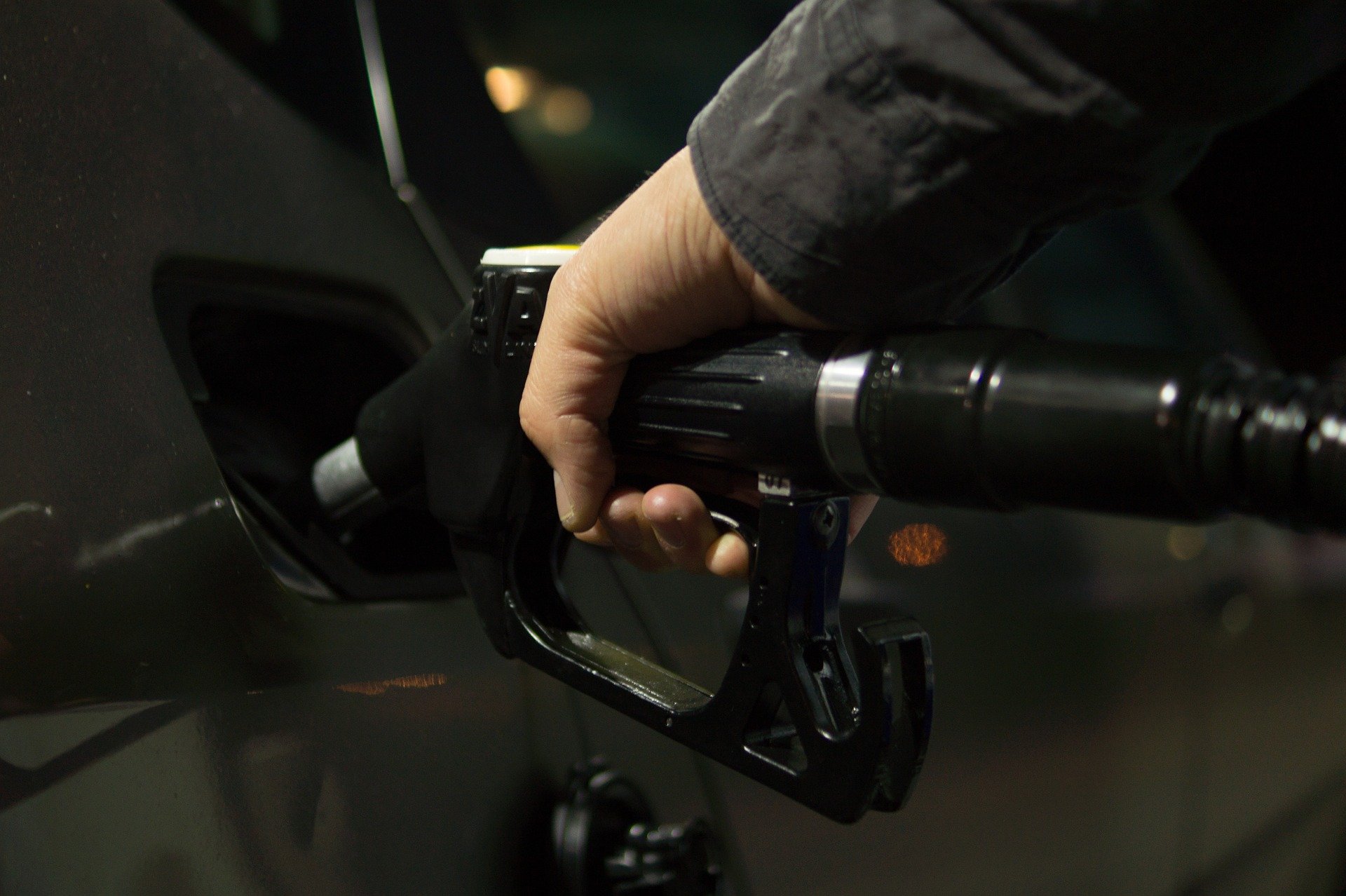 Правительство увеличило субсидирование расходов по переводу автомобилей с бензина на газ