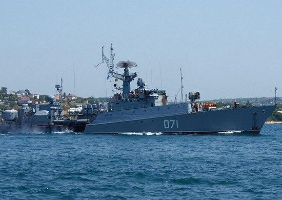 Черноморский флот провёл тренировку по противовоздушной обороне