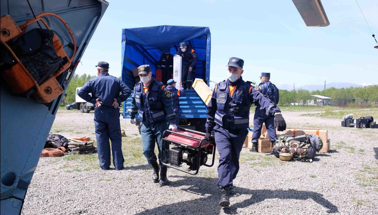 Камчатские спасатели отправились на ликвидацию последствий паводков в Пенжинском районе