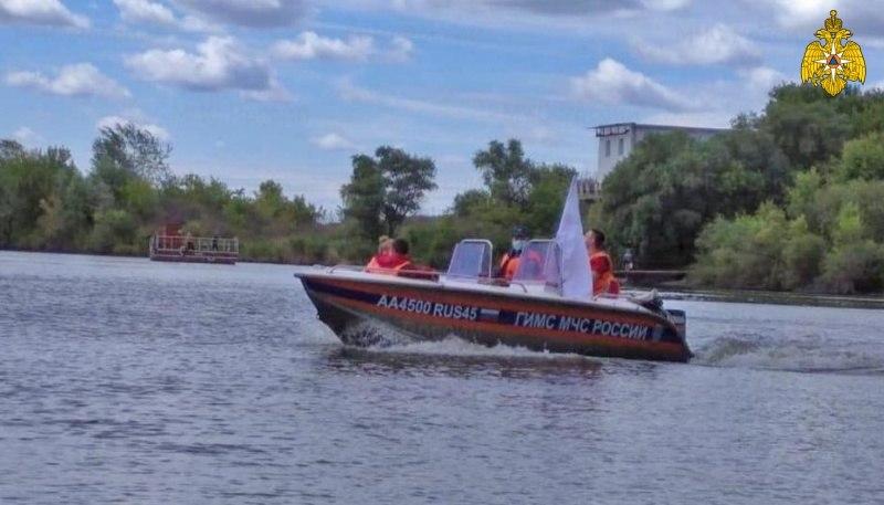 Спасатели Курганской области приняли участие в акции «Чистый берег»