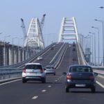 Очередь на Крымском мосту выросла до 730 машин