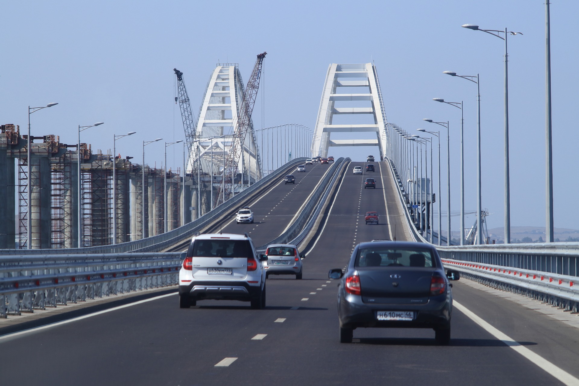 Расследованием ЧП на Крымском мосту займутся криминалисты СК и спецкомиссия Хуснуллина