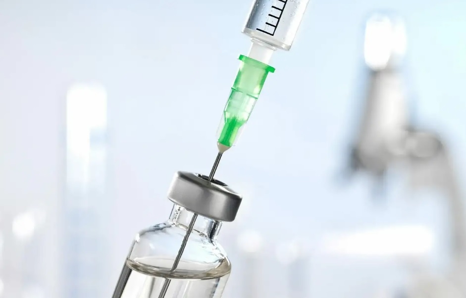 В России планируют производить оксфордскую вакцину от COVID-19