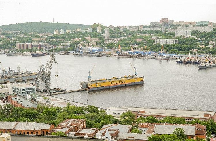 Модернизацию причалов в бухте Золотой Рог начал «Дальзавод»