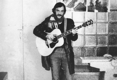 Михаил Боярский с гитарой А.А. Краснощёкова. 1985 г.