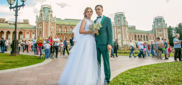 В Москве зарегистрировать брак можно в 11 парках