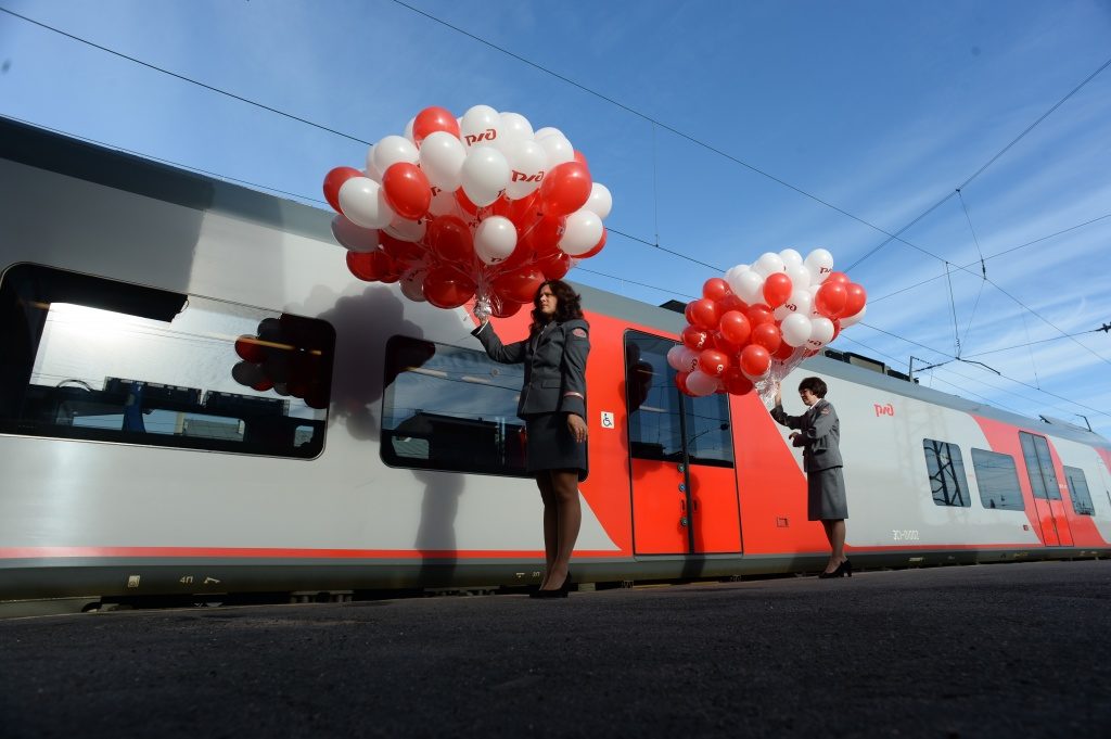 Петербургские железнодорожники поздравят детей с Днём знаний