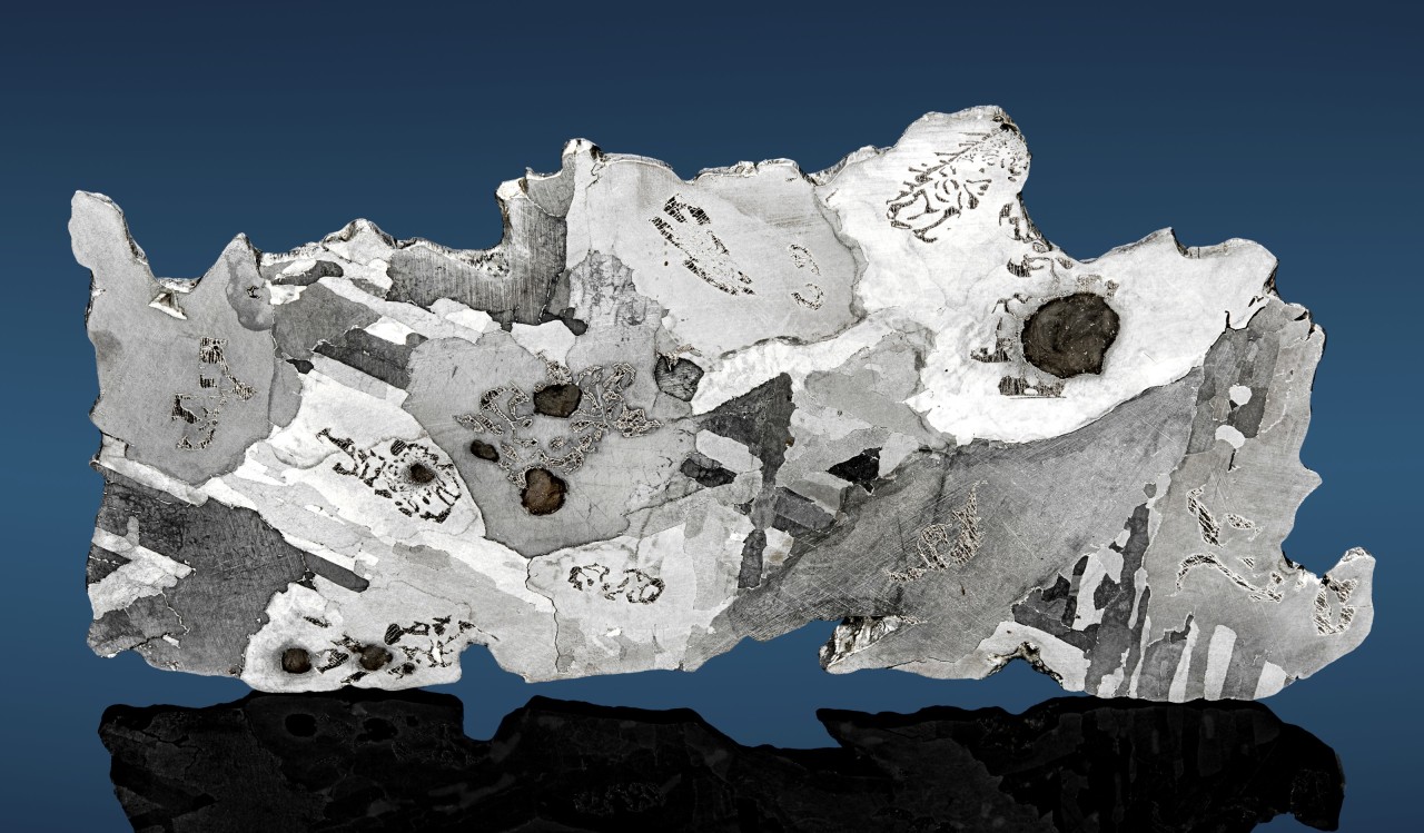 Два обломка Сихотэ-Алинского метеорита продали на аукционе
