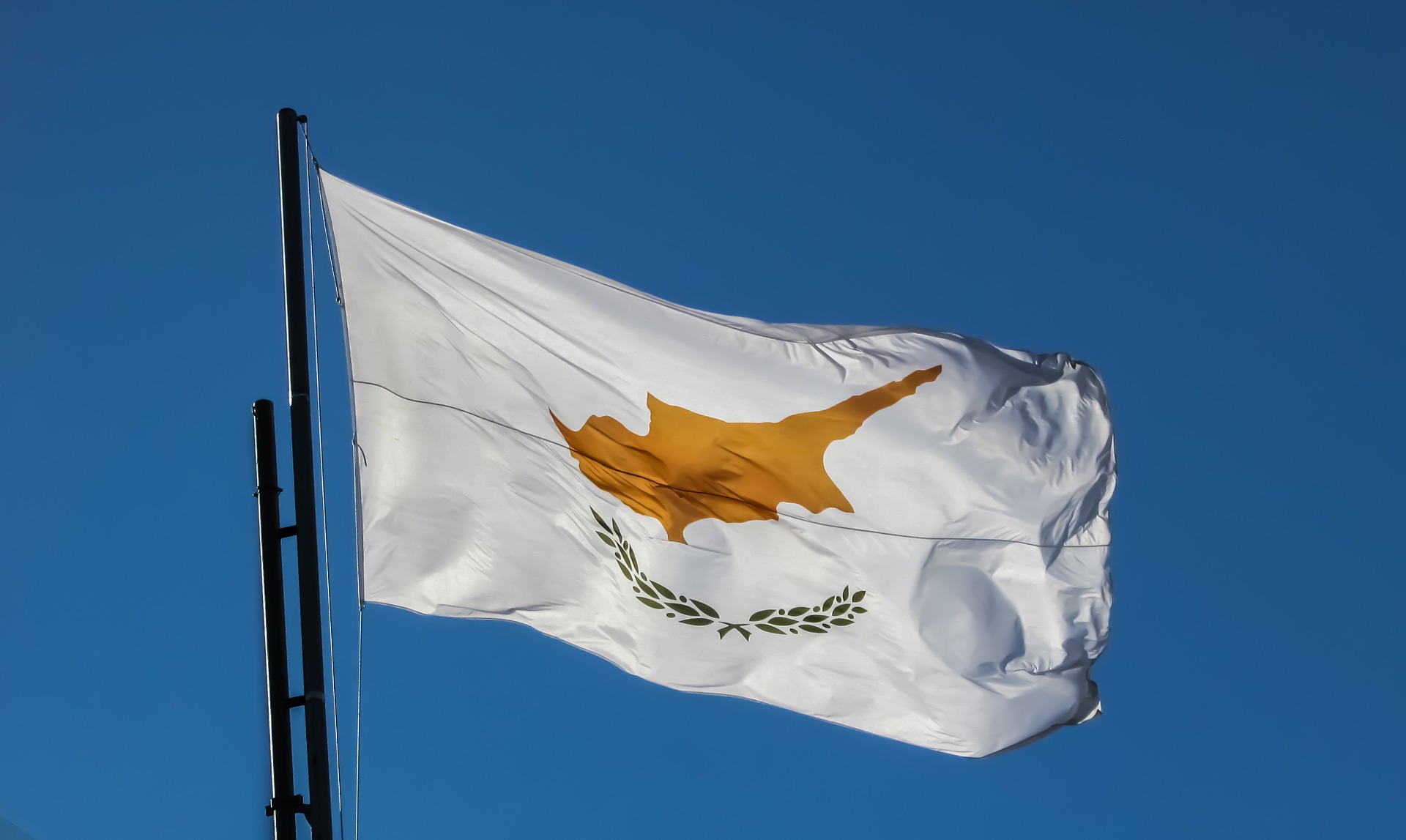 Кипр разрешит въезд ряду категорий россиян