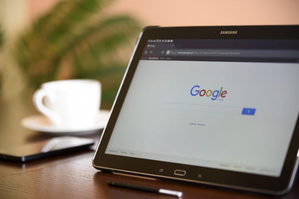 Google выпустил дудл о необходимости носить маску