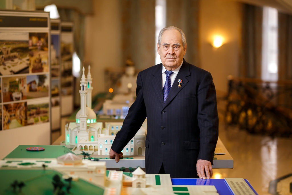 В России открыли бюст первому президенту Татарстана