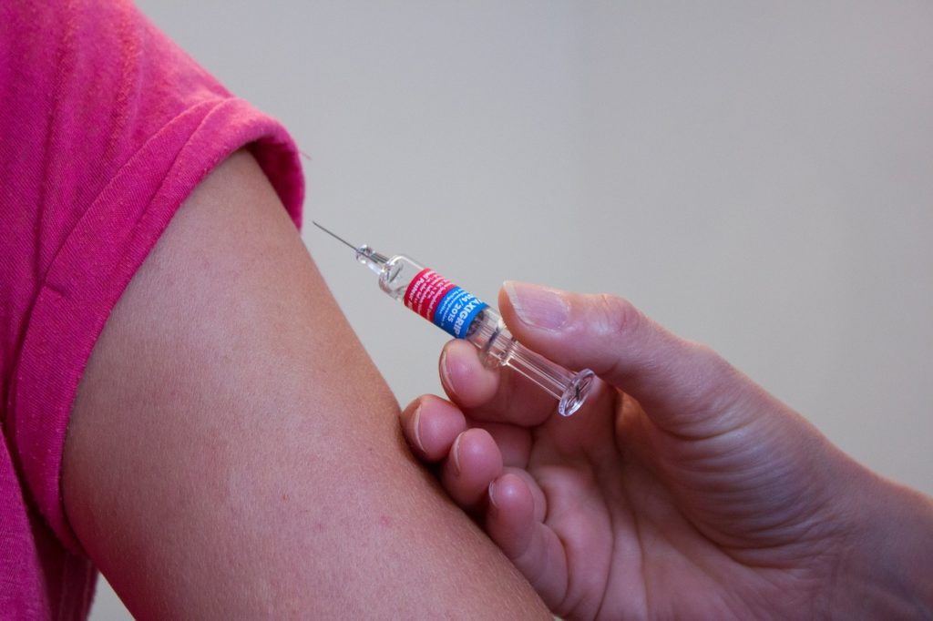 Мобильные пункты вакцинации от гриппа в Москве закроются 31 октября