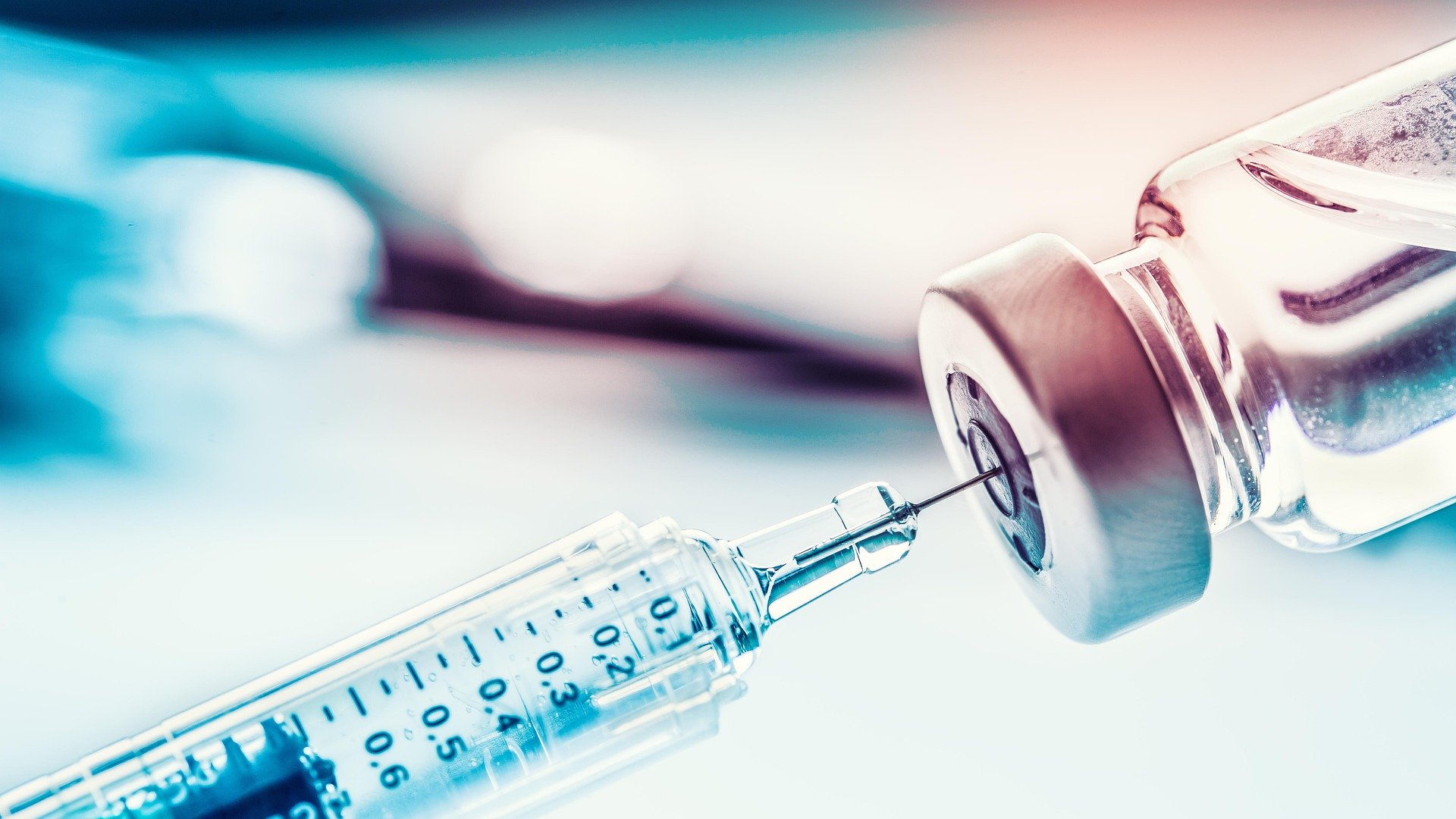 В сети появился фейк о «принудительных испытаниях» вакцины на людях
