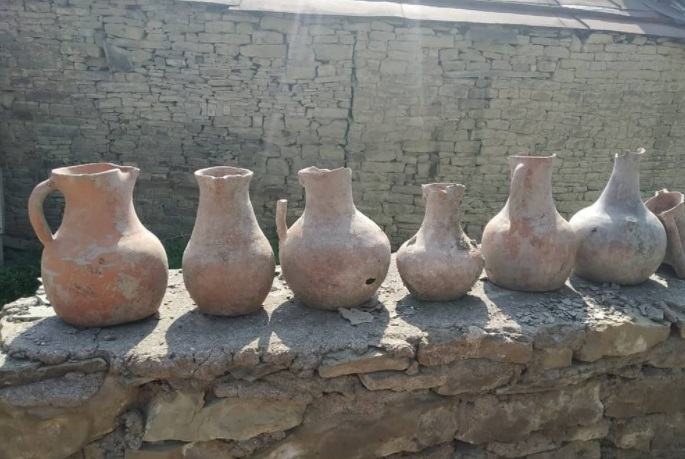 Житель Дагестана нашел во дворе дома древние подземные комнаты