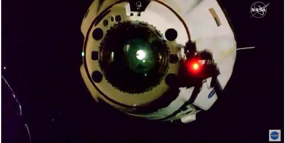 Космический корабль Crew Dragon отстыковался от МКС