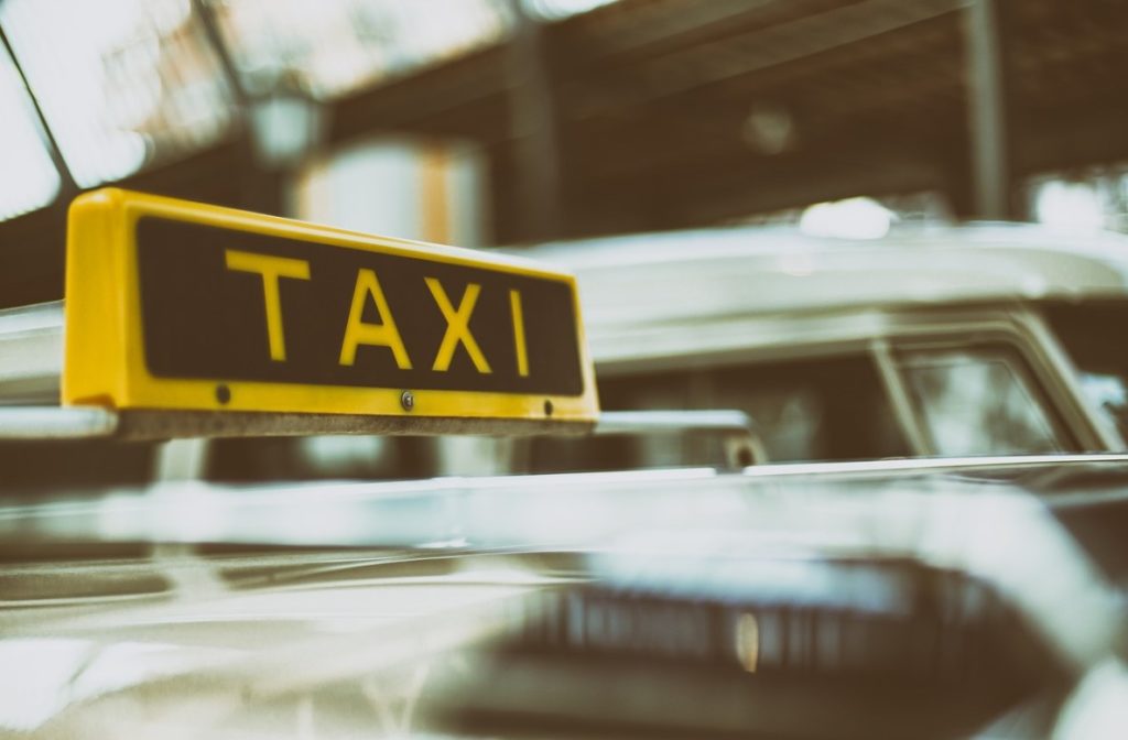 Минтранс не подтвердил слухи о существенном росте цен на такси в России