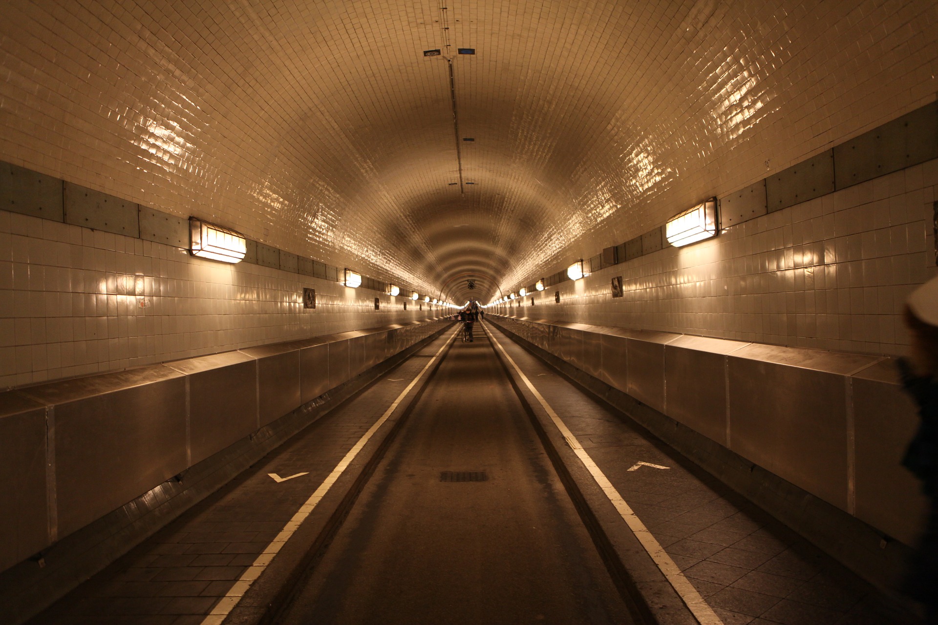 Рабочие отремонтировали тоннель рядом с аэропортом Внуково