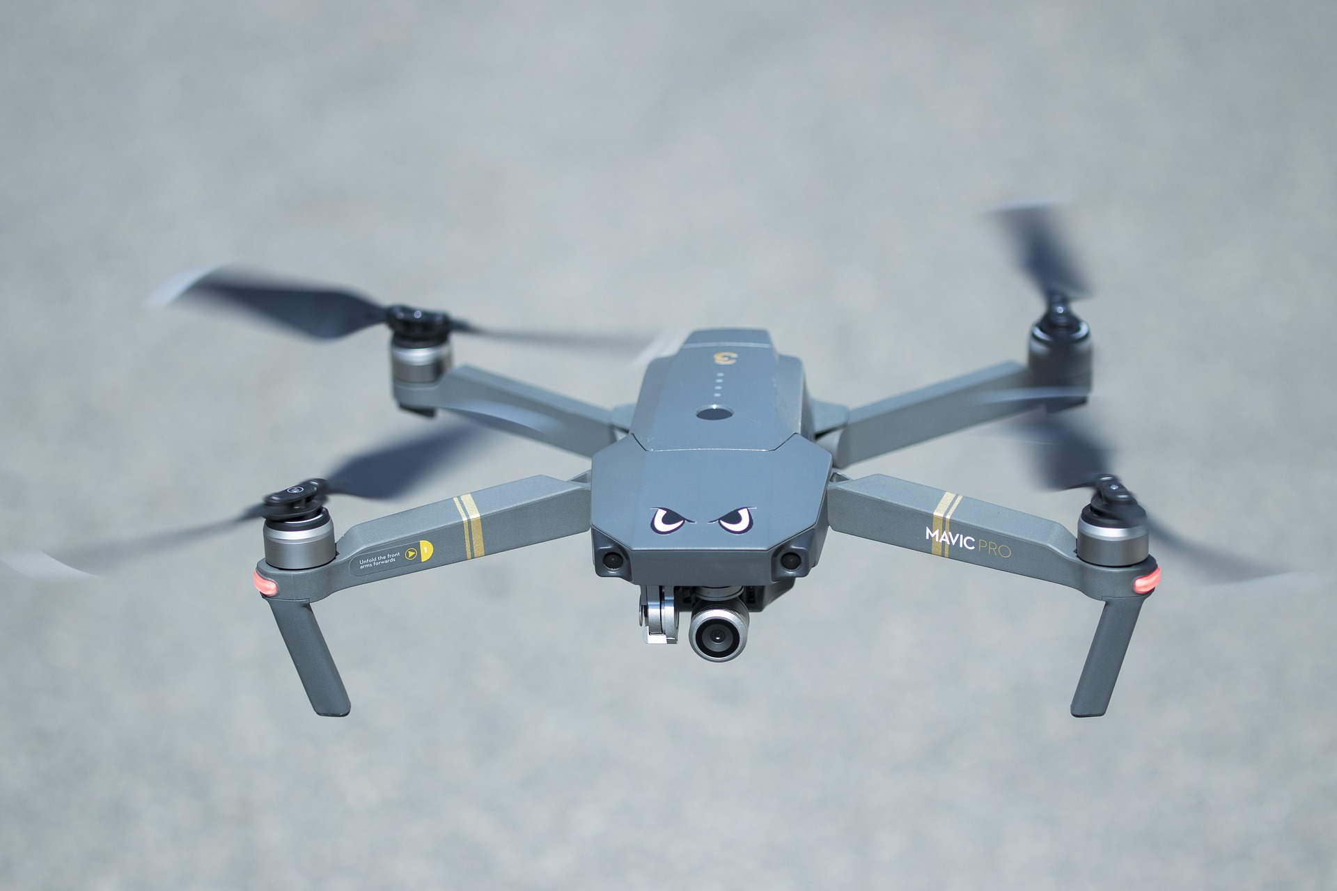 Amazon в США будет доставлять посылки с помощью дронов