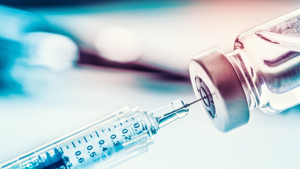 Испытания антиковидной вакцины от центра «Вектор» завершатся 30 сентября