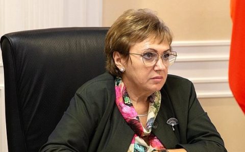 Сенатор Бибикова опровергла фейк о списании пенсий с банковских карт