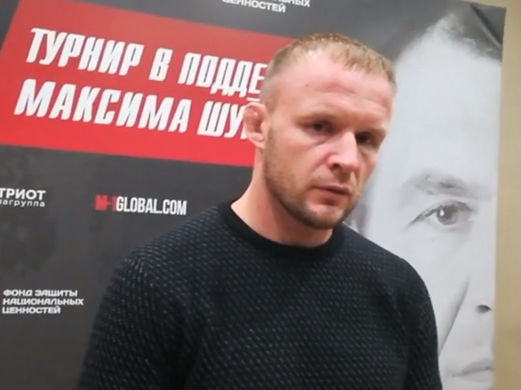 Пятничный турнир по смешанным единоборствам в Петербурге был посвящен Максиму Шугалею