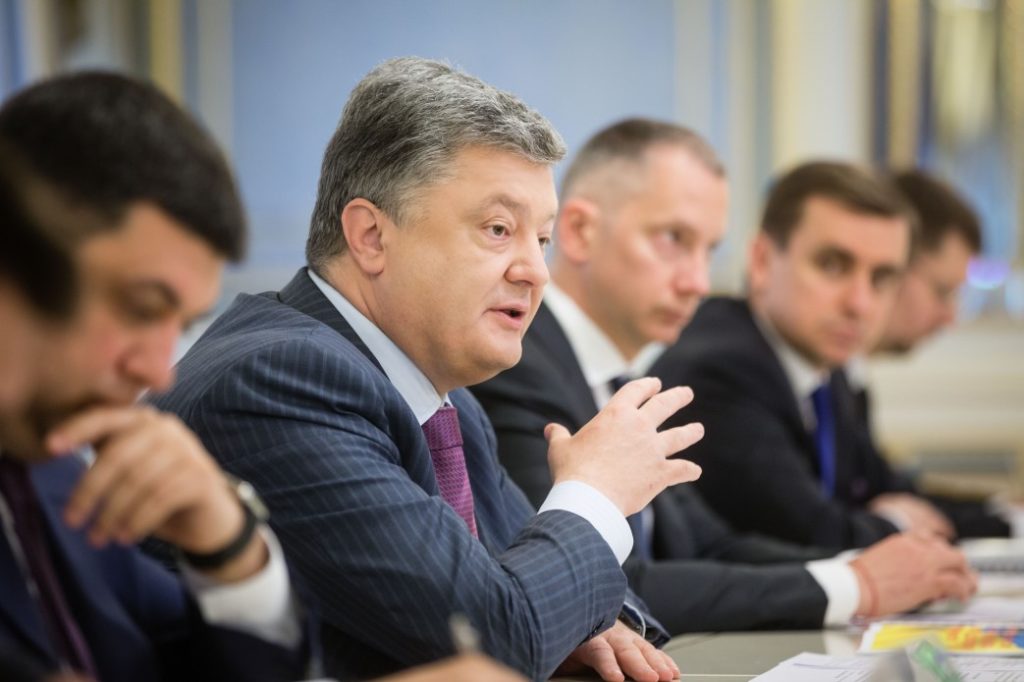 Порошенко госпитализировали с двусторонним воспалением легких
