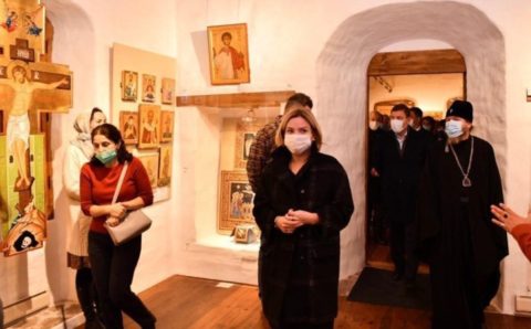 В Псковской области открыли выставку современного церковного искусства