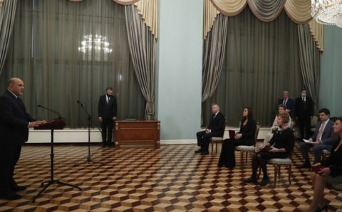 Мишустин посмертно наградил медработников, боровшихся с коронавирусом
