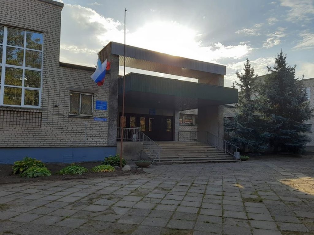 В Псковской области 13 детей потеряли сознание на школьной линейке