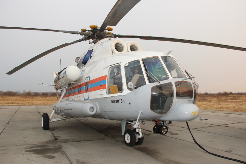 Вертолет МЧС эвакуировал в Хабаровск маму с младенцем