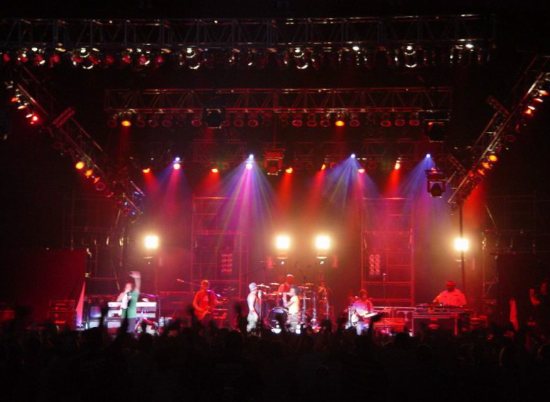 Световые эффекты на концерте. Источник фото - freeimages.com