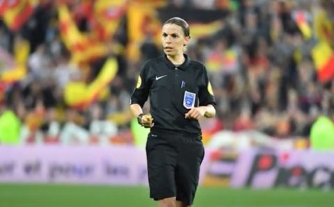 Фраппар стала первой женщиной главным судьей в матче Лиги Европы