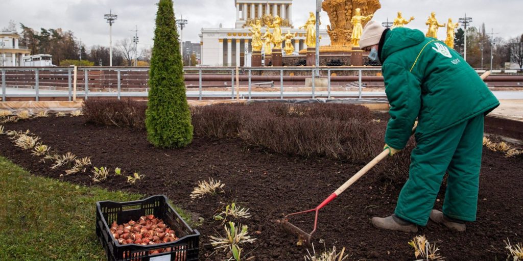На ВДНХ подготовились к весеннему цветочному сезону