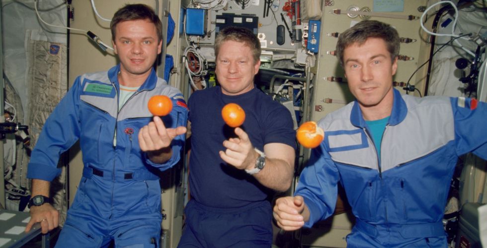Экипаж МКС поздравил с годовщиной работы станции в пилотируемом режиме