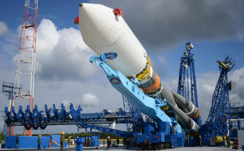 Шойгу проверил подготовку к пуску ракету «Союз-2»