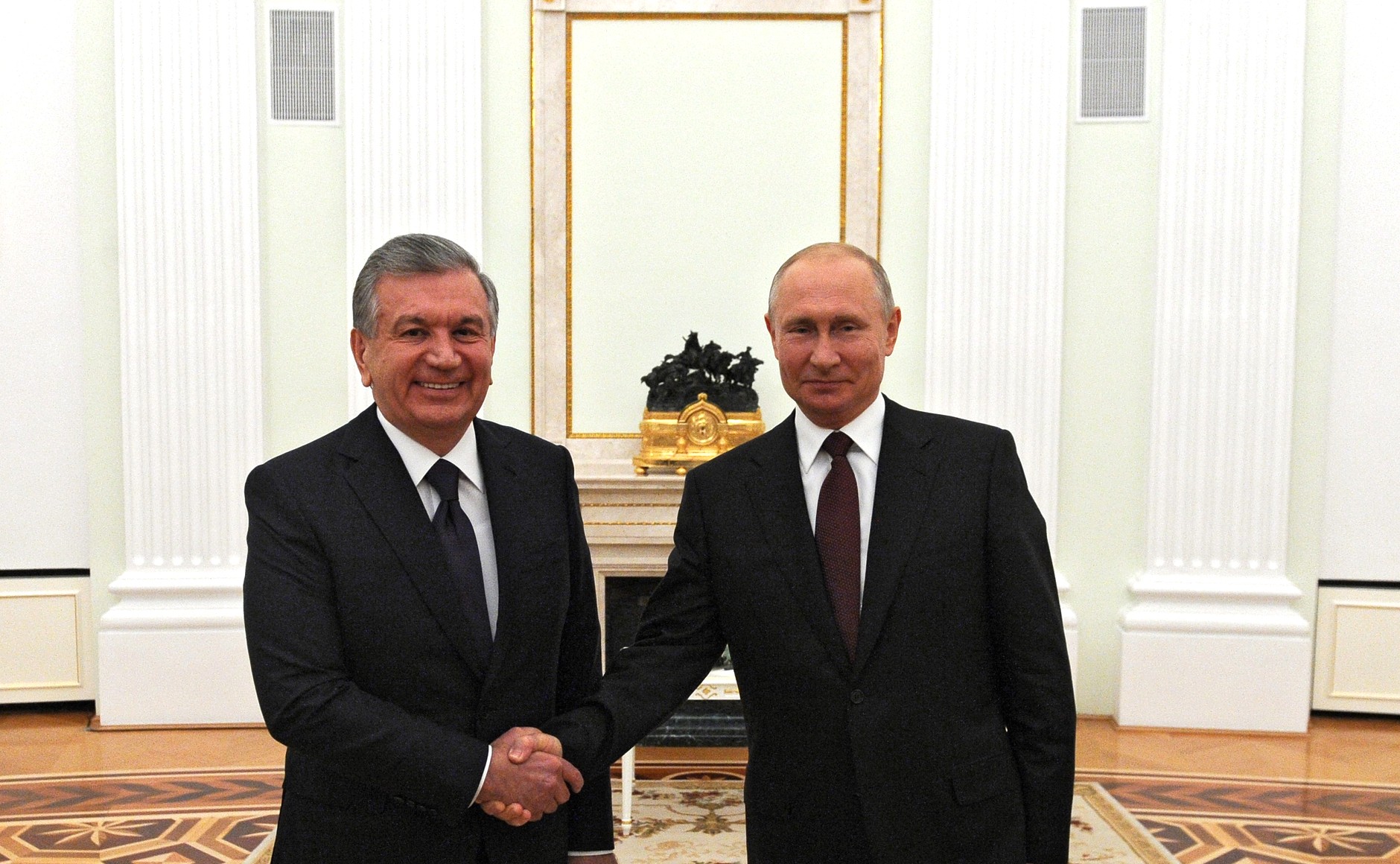 Президент Узбекистана интересуется российской вакциной от ковида
