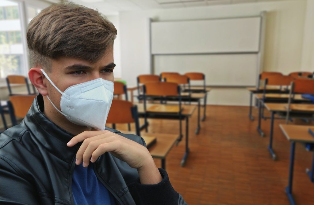 В Москве продлили «дистанционку» для старшеклассников
