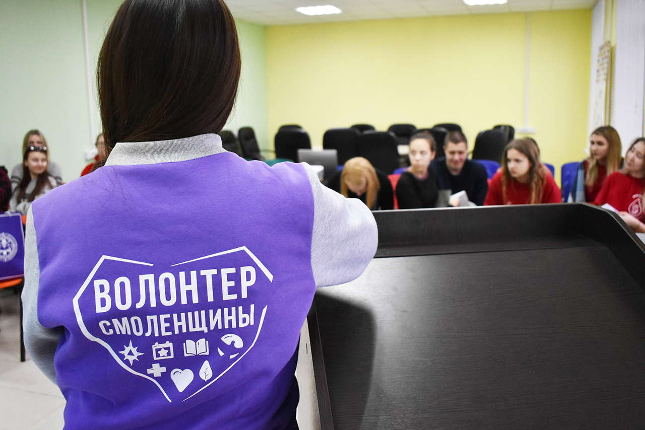 В Смоленской области волонтеров обеспечили машинами для работы
