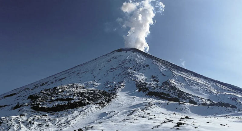 В районе Ключевского вулкана объявили лавинную опасность