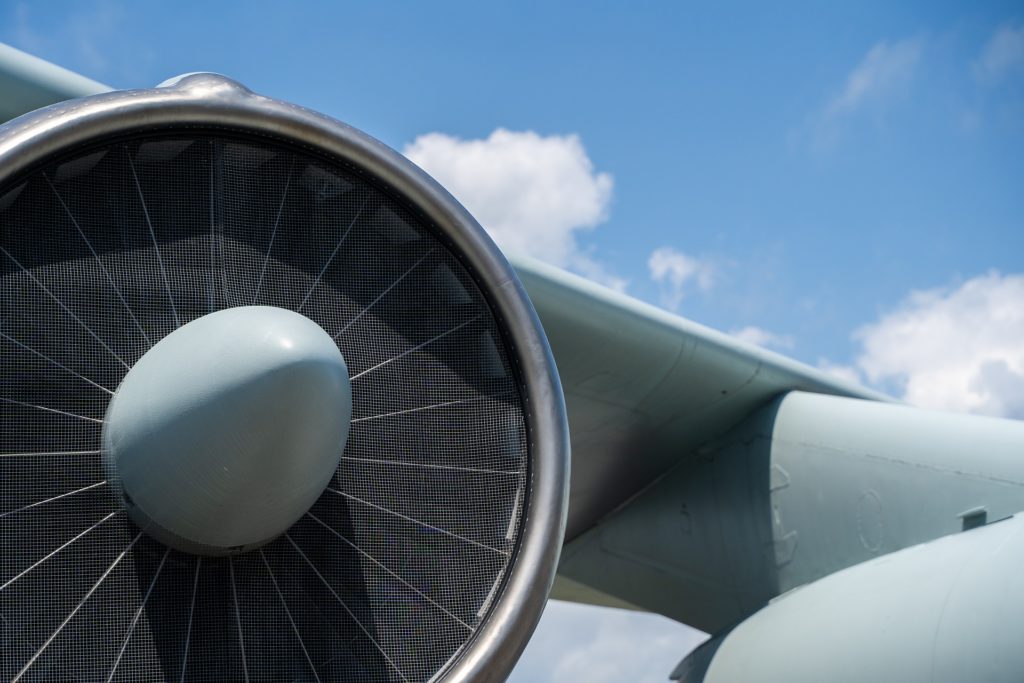 В Шереметьево экстренно приземлился грузовой самолёт