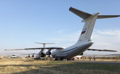 В Ереван прибыли восемь самолётов с миротворцами 